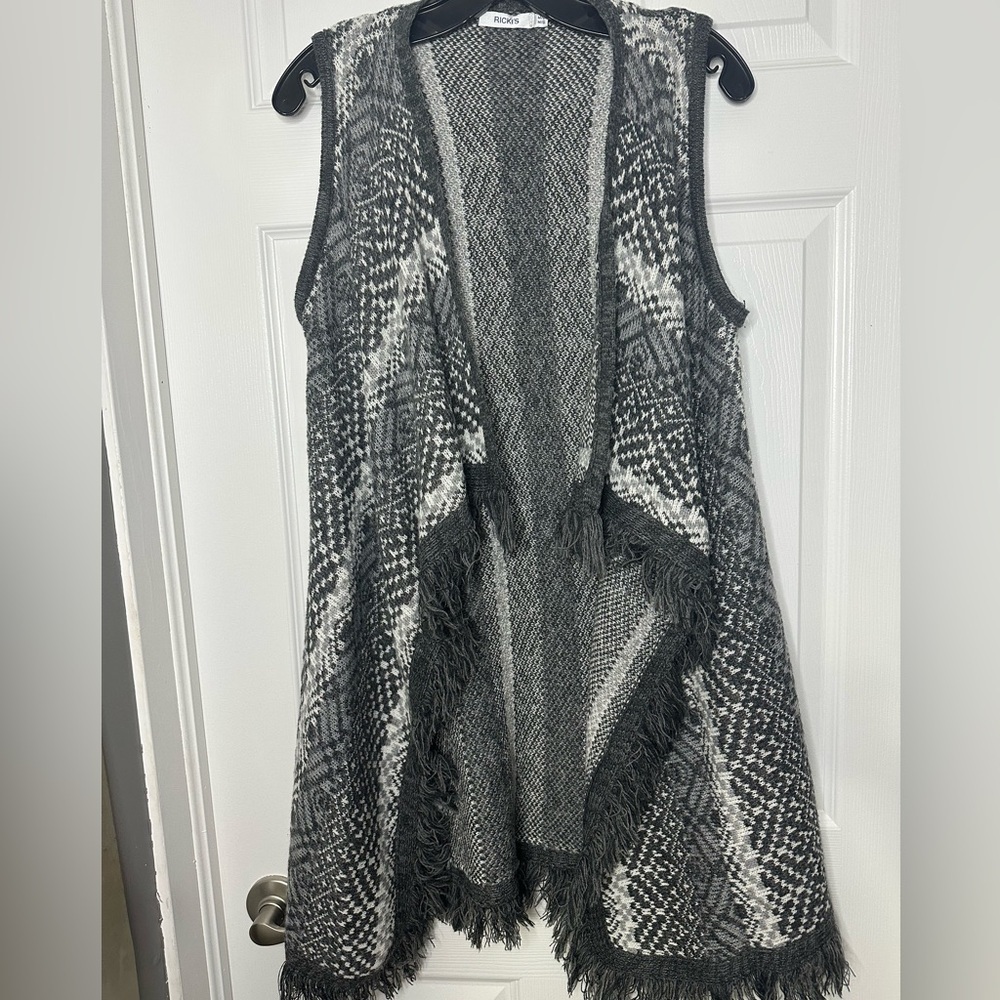 Rickis Fringe Trim Sweater Vest Size M/L